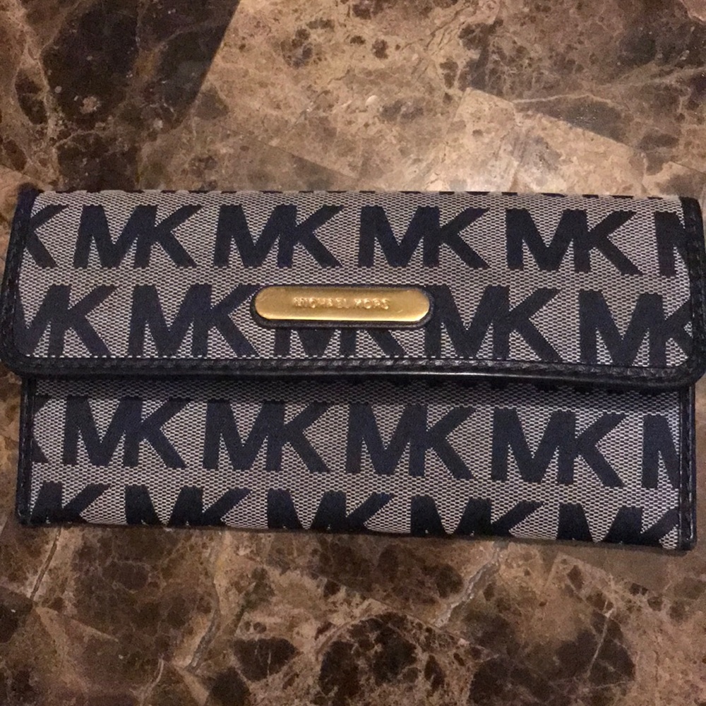 Wallet/ Michael kors